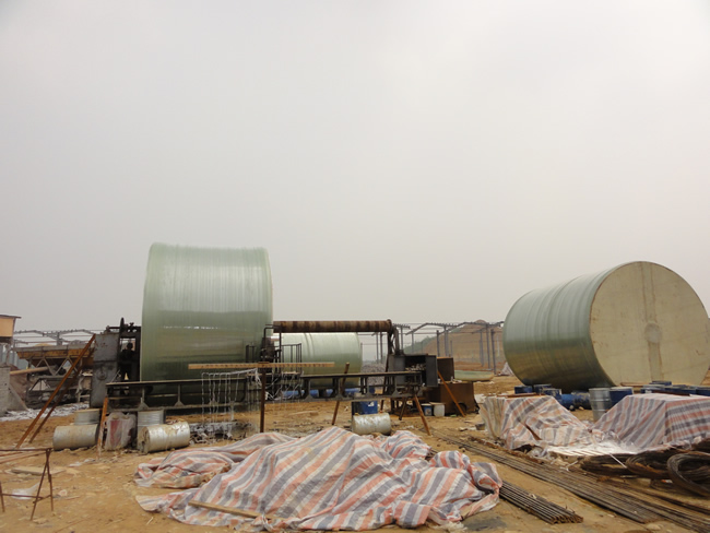 現(xiàn)場玻璃鋼設備制作