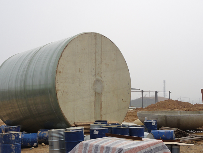 現(xiàn)場玻璃鋼設備制作